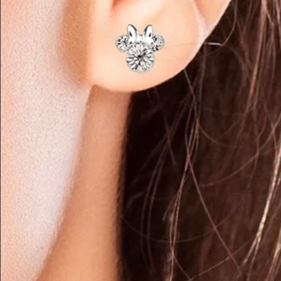 NWT Minnie Mouse Clear Crystal Stud in Sterling Silver with Bonus Trinket Box - Picture 3 of 7